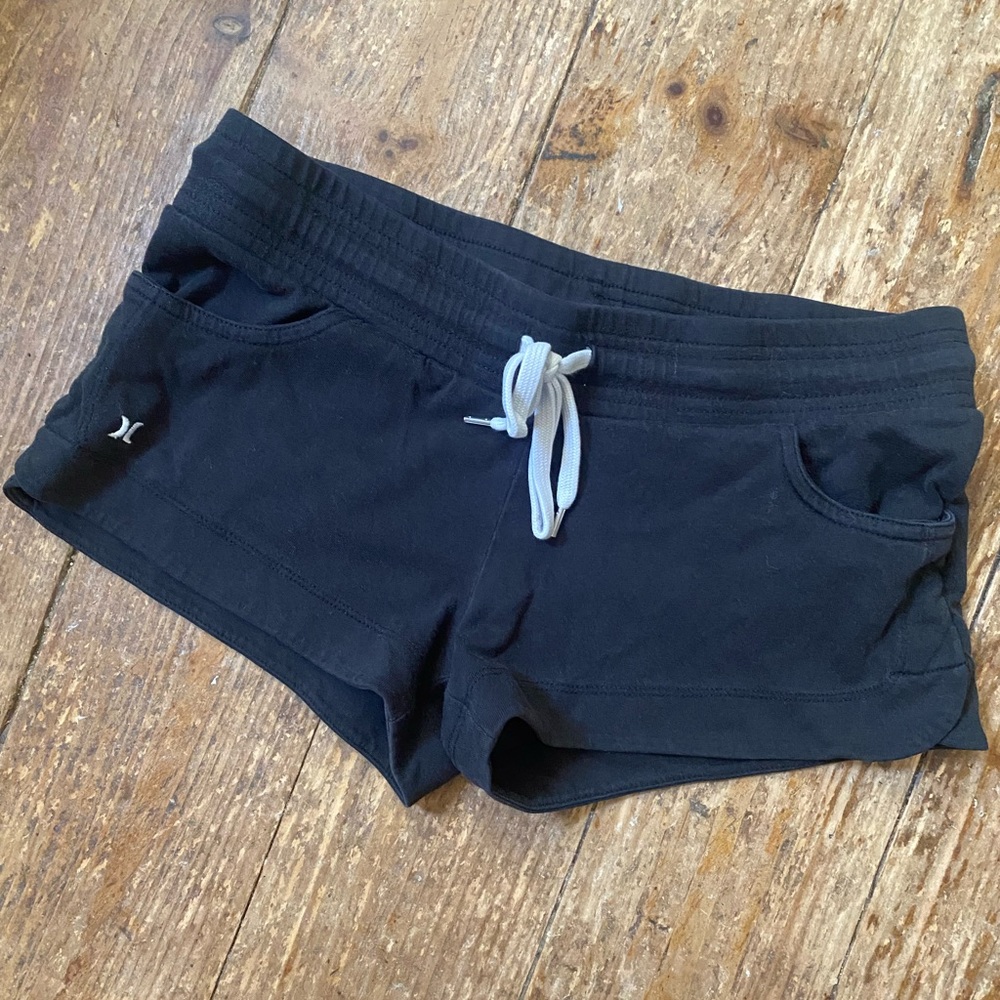 Hurley shorts size small